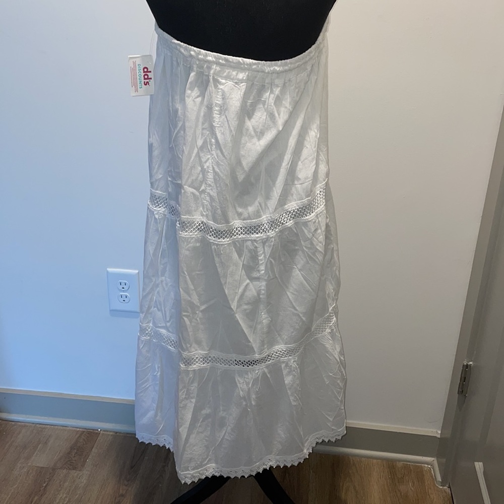White skirt/dress - Picture 3 of 4